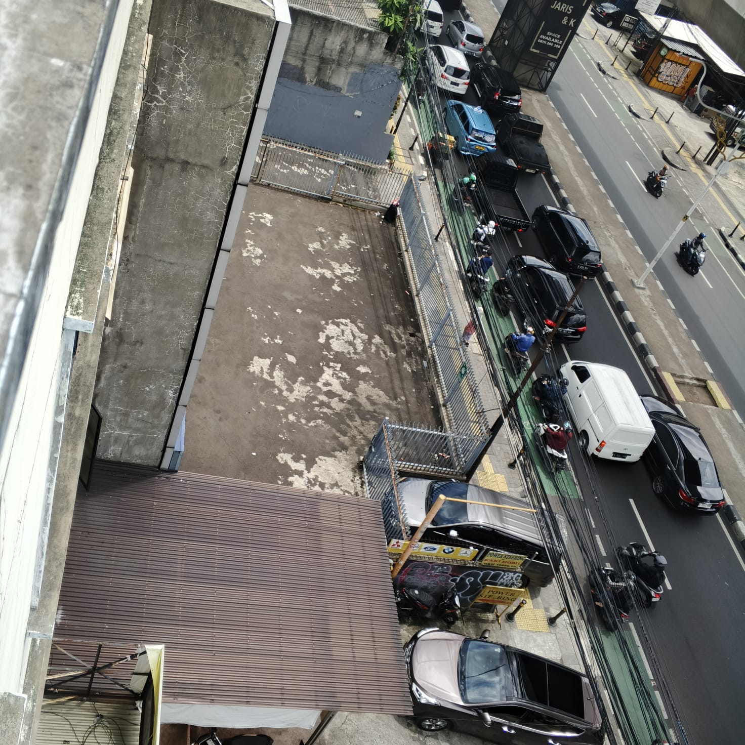 Dijual ruko gandeng 2 unit dengan kelebihan tanah di Fatmawati