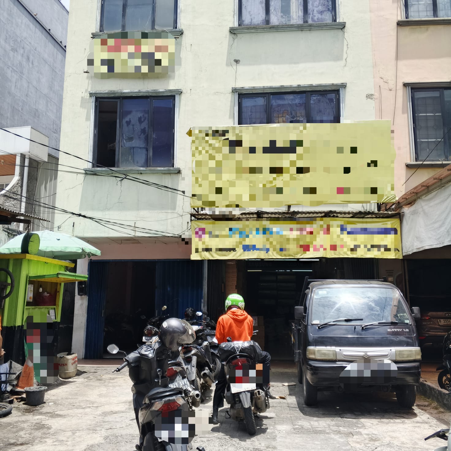 Dijual ruko gandeng 2 unit dengan kelebihan tanah di Fatmawati