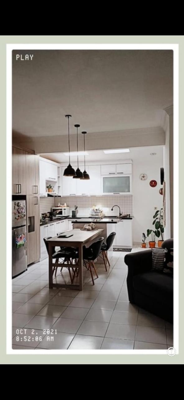 Dijual Rumah Second Lokasi Strategis di Jl. Bukit Cimanggu City