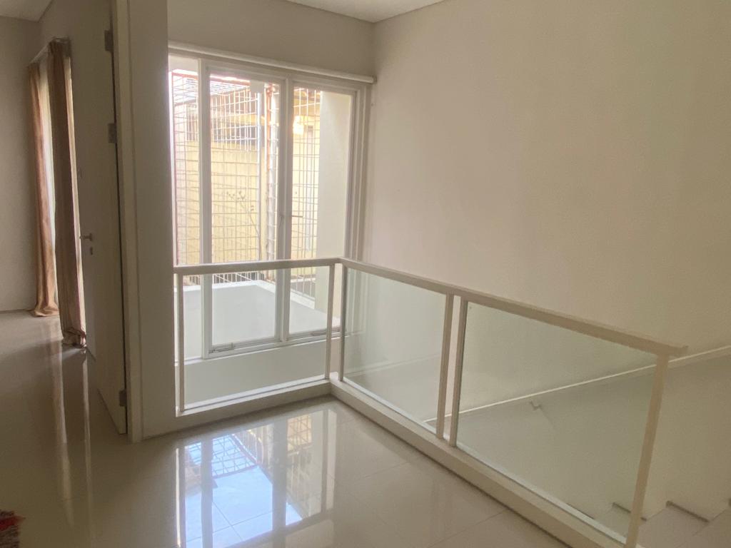 Sewa RUMAH MINIMALIS ROYAL RESIDENCE cluster MONTICELLO