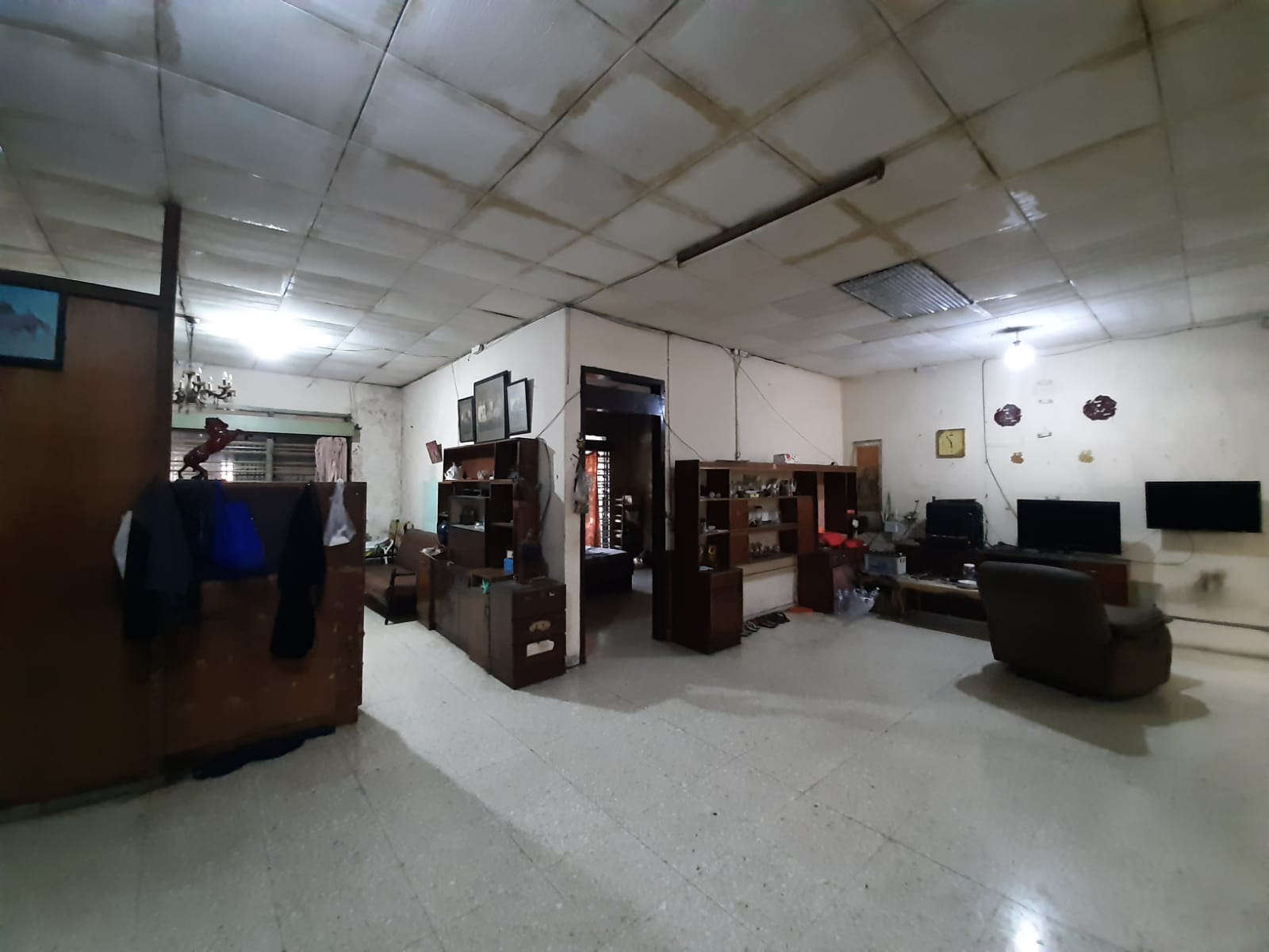 "Investasi Menguntungkan! Rumah Strategis di Samping Mall Ternam