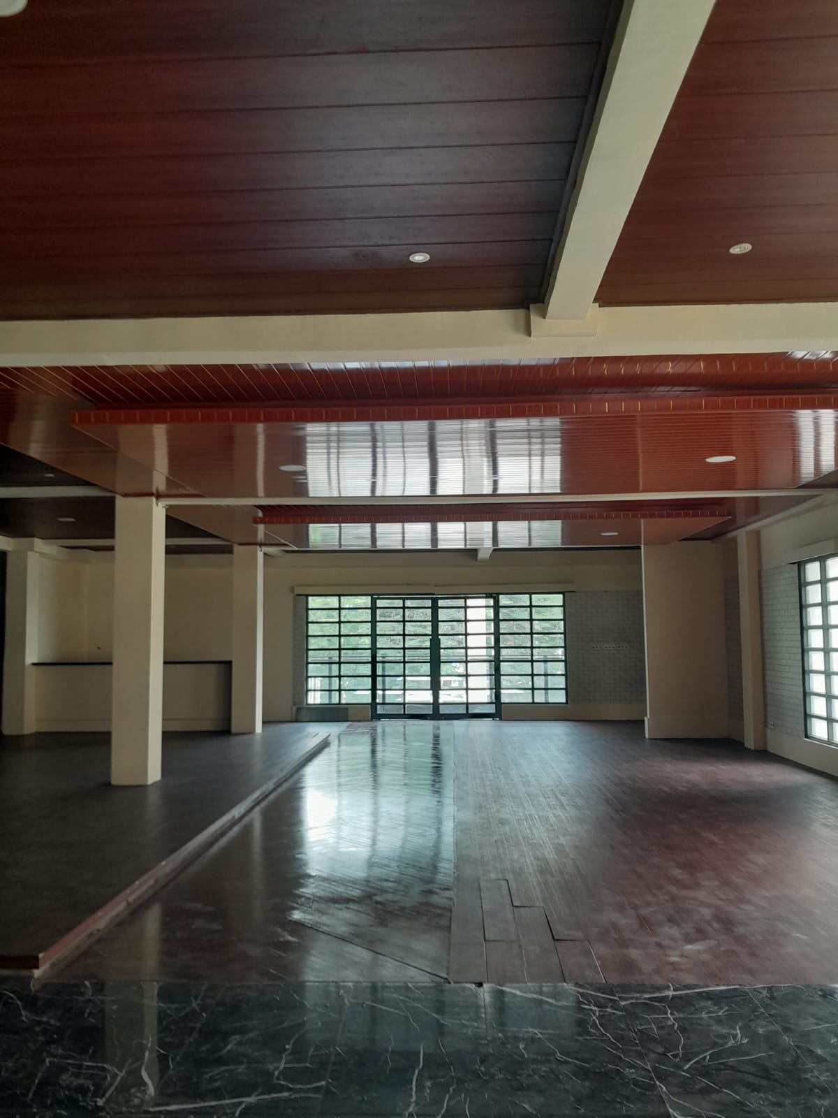 Cocok Kantor/Beauty Clinic/Cafe, pinggir jalan raya area Gandari