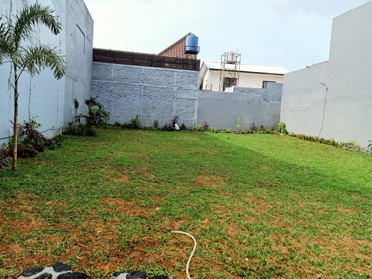 Tanah Hook Super Luas di Komplek Tosiga Hadap Timur