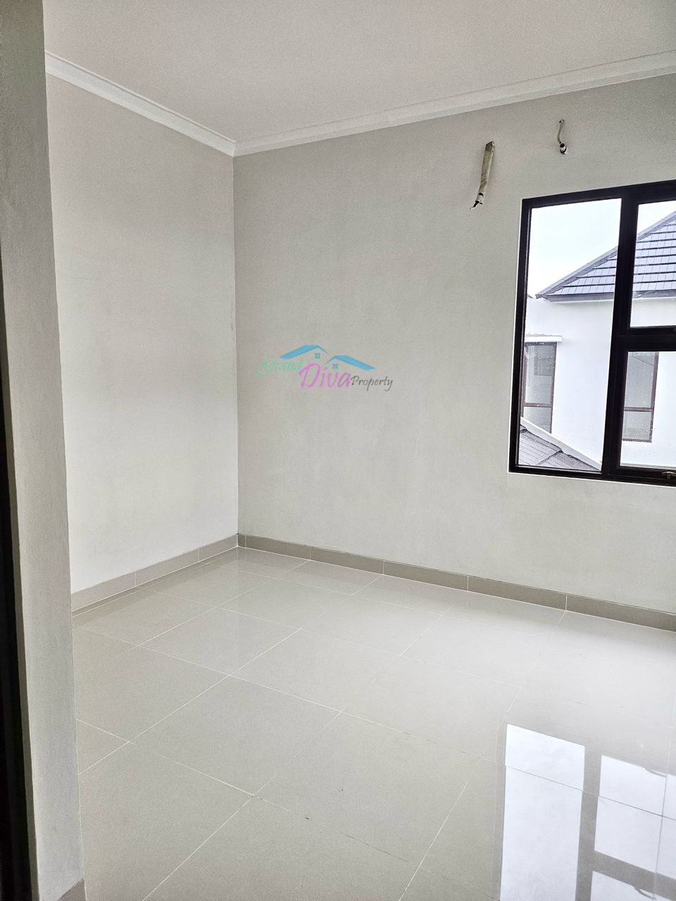 RUMAH BAGUS DAN BARU DI CLUSTER NEW CHERRY VILLE GRAND WISATA