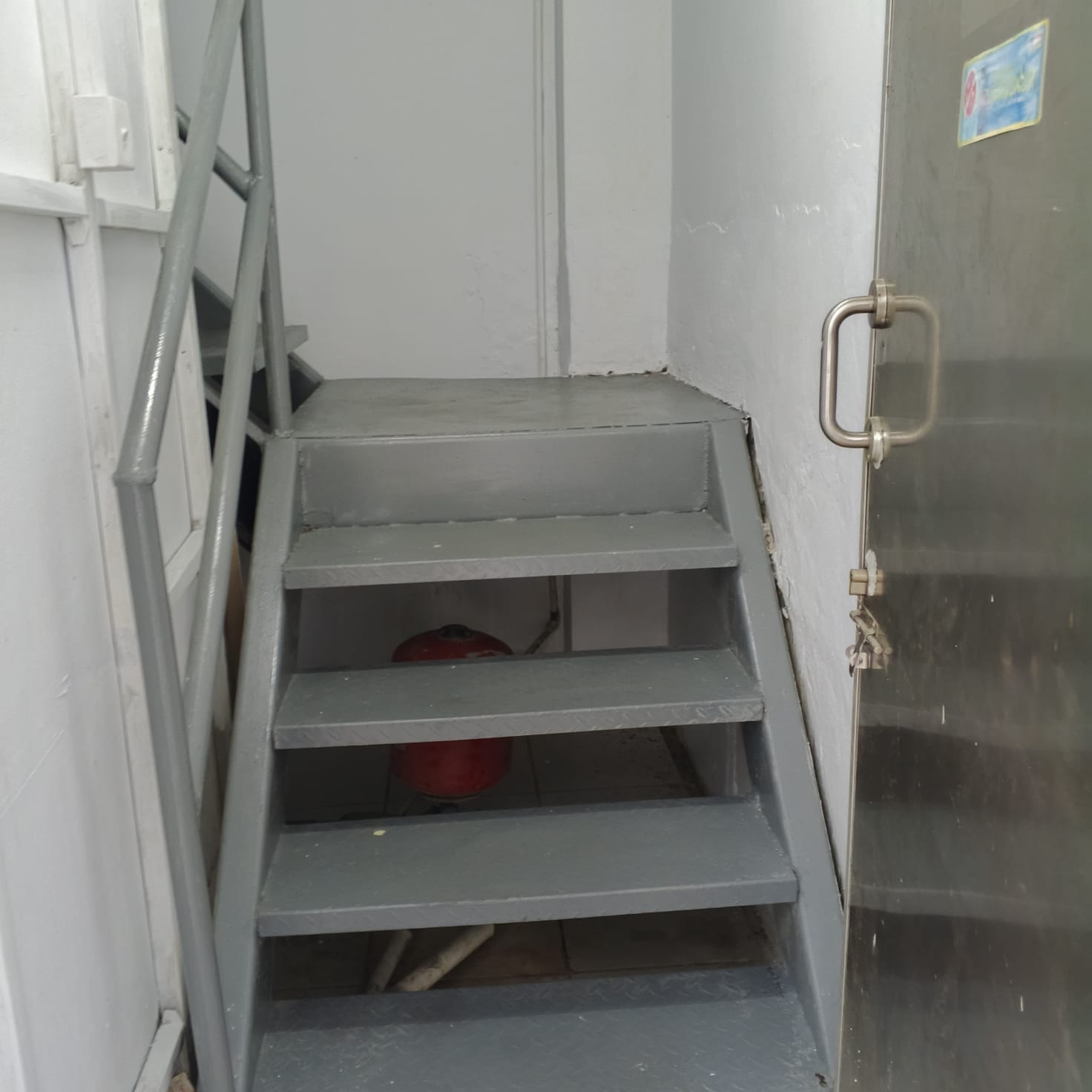 Disewakan ruko 2 lantai luas di Cililitan, Kramat Jati, Jakarta