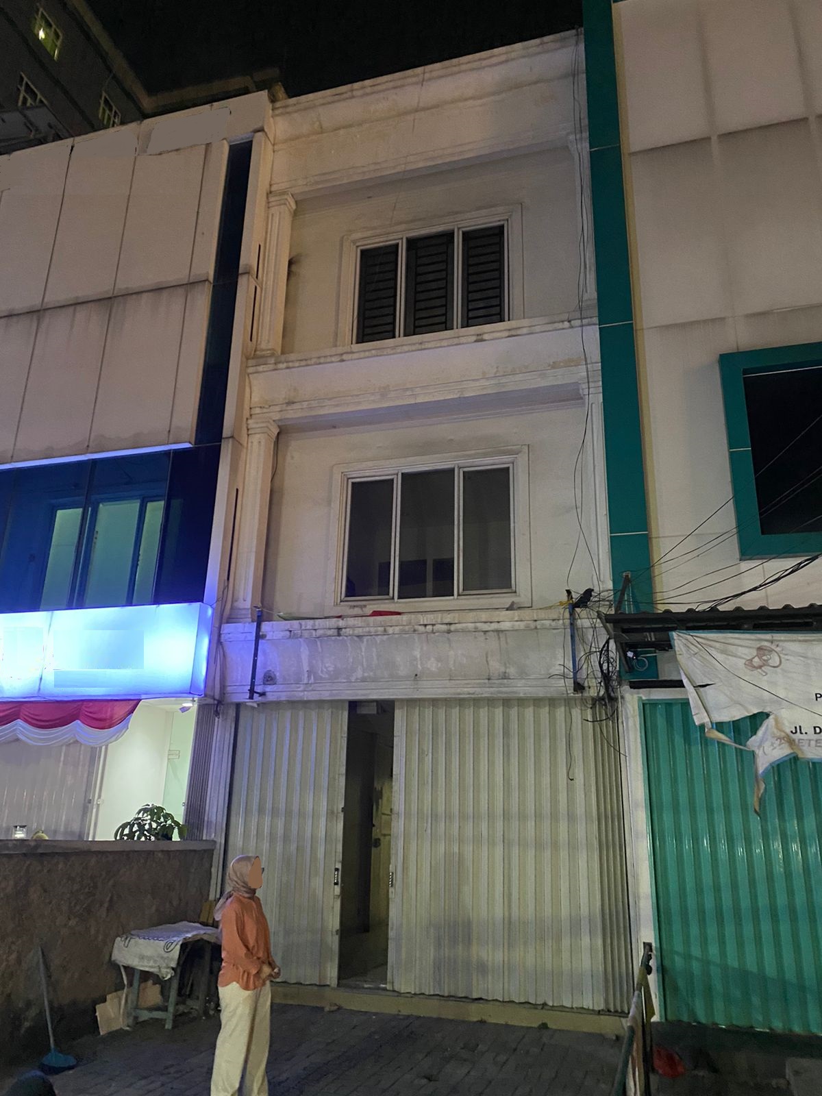 Disewakan ruko 3,5 lantai di Cawang, Kramat Jati, Jakarta Timur