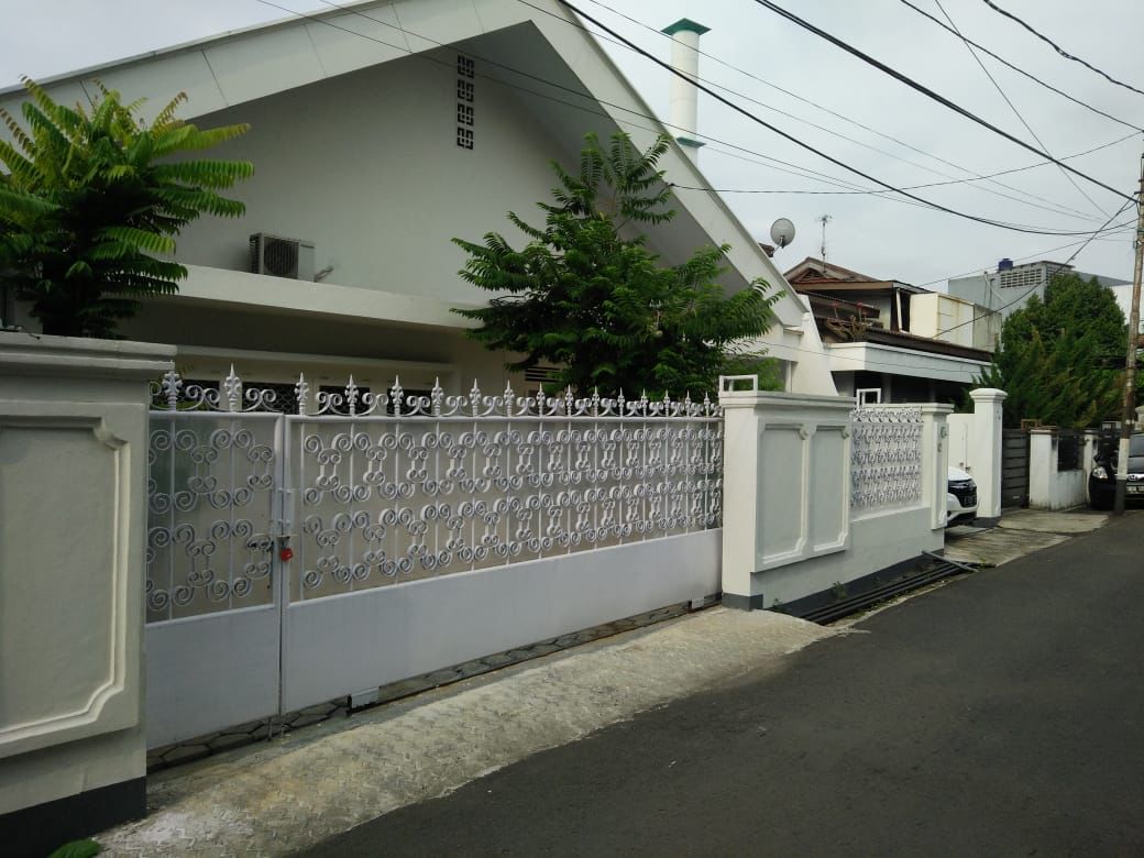 Dijual Sebagian Rumah Belakang Hotel Bidakara Menteng Dalam