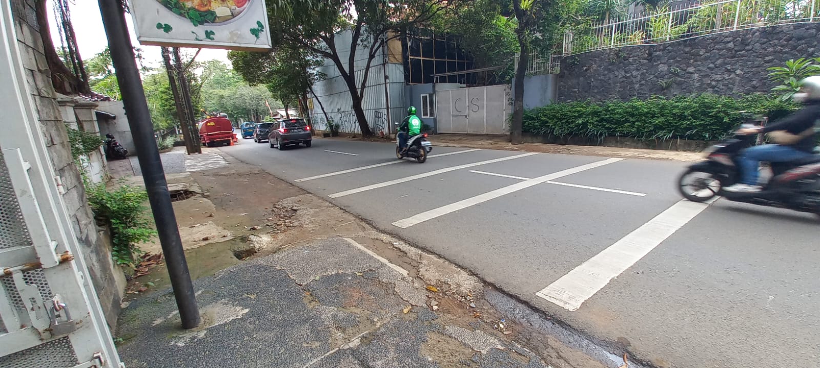 Rumah Bonus Kantor dan Ruang Usaha, 1.5km ke Pondok Labu Raya