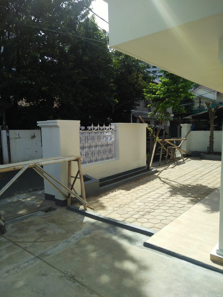 Dijual Sebagian Rumah Belakang Hotel Bidakara Menteng Dalam