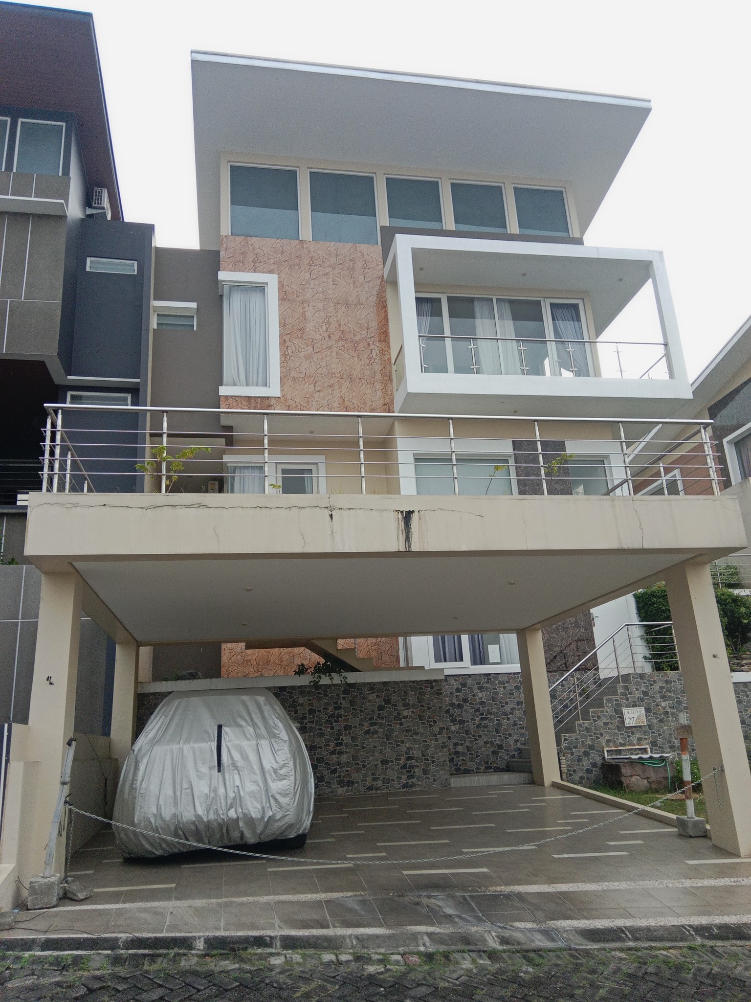 Rumah Strategis Di Pedurangan Dekat SMP 34 Semarang