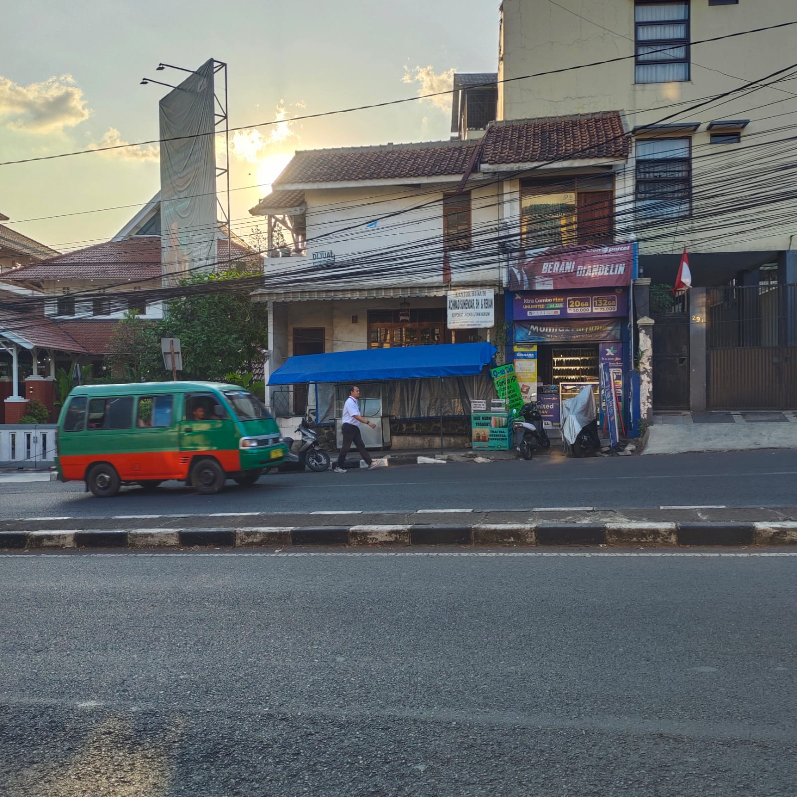 Dijual 1 Rumah di Jl. Ir. H. Juanda (Dago) No. 289 Bandung