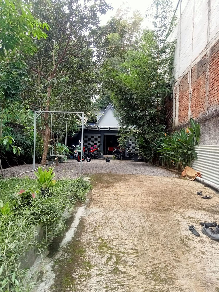 Villa Nuansa Etnik Industrial Dekat Water Boom di Majalaya