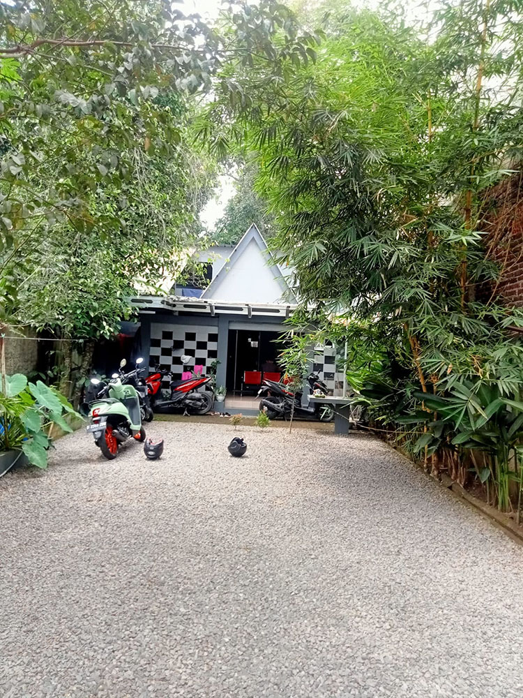 Villa Nuansa Etnik Industrial Dekat Water Boom di Majalaya