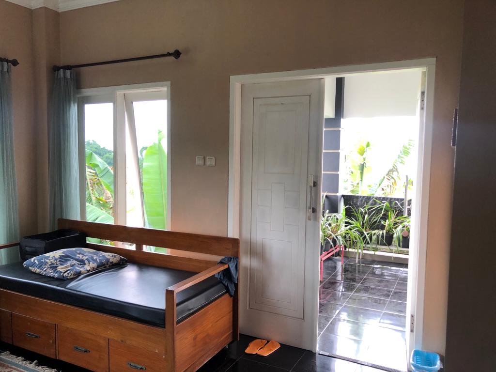 Dijual Villa Eksklusif di Batu – Suasana Asri dan Sejuk!