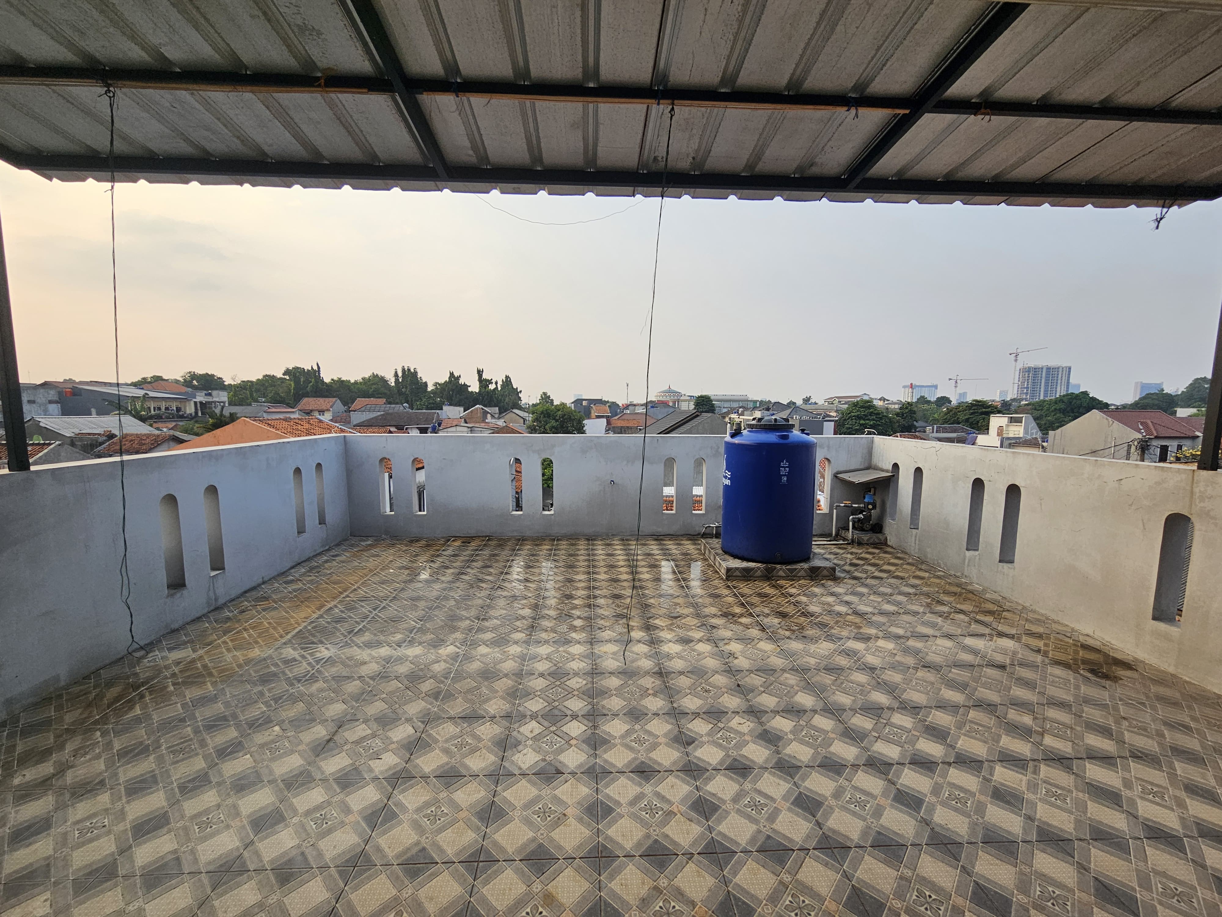 Disewakan rumah pertahun dekat MRT