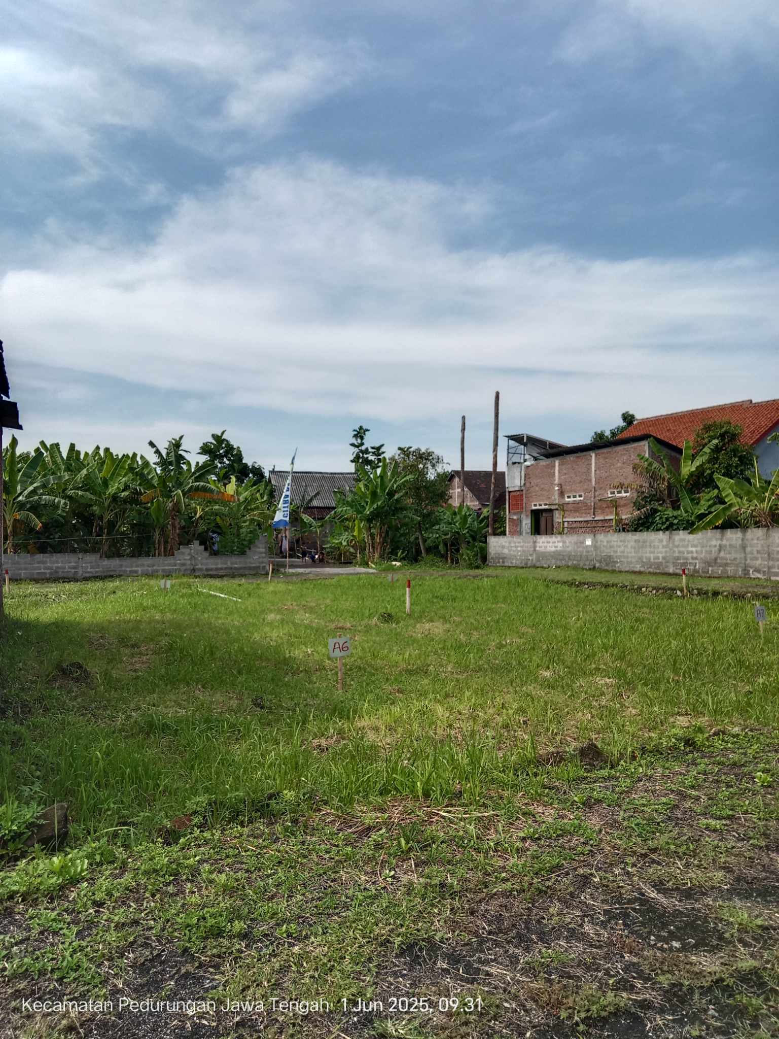 Rumah  Bergaya American Mediteran 1 Menit Ke SMP 34 Semarang