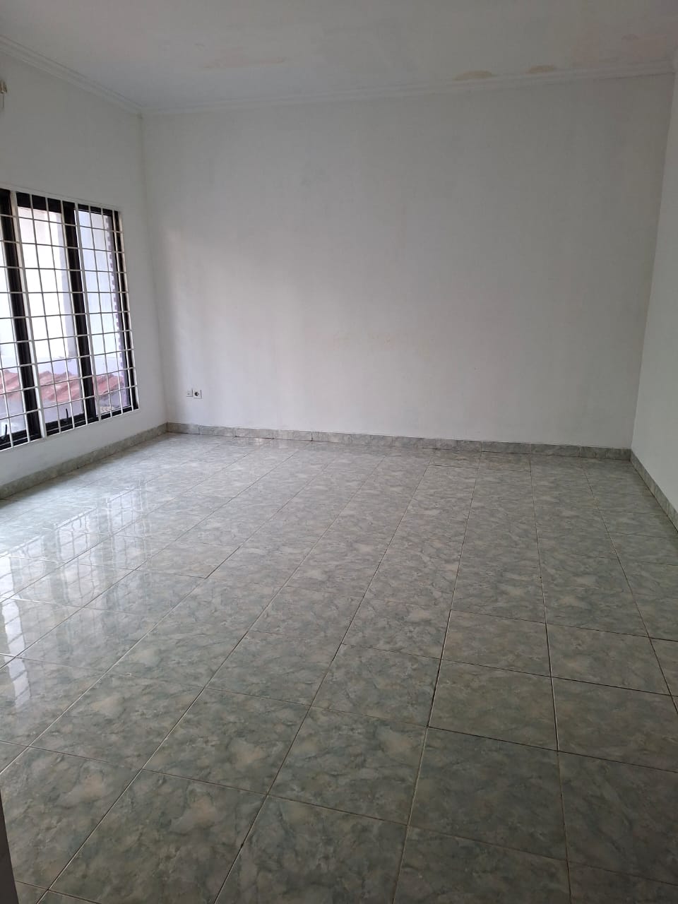 Disewa rumah siaphuni terenovasi di Boulevard Hijau Bekasi