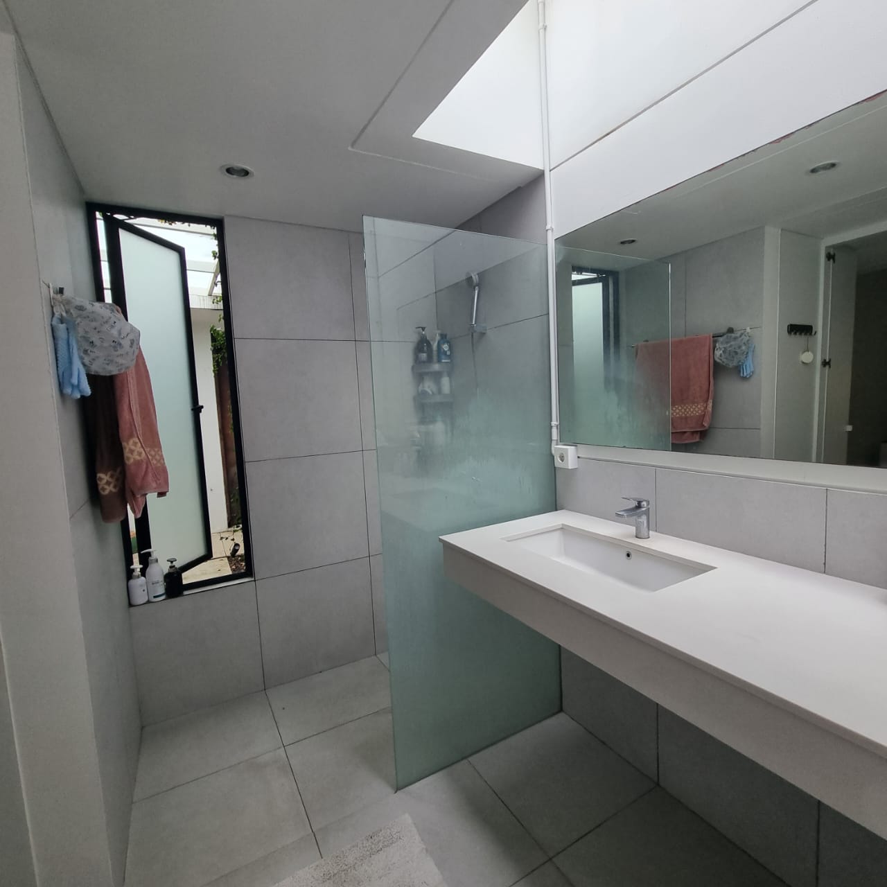 𝙁𝙊𝙍 𝙎𝘼𝙇𝙀 Rumah Apik dan Homie di Kota Baru Parahyangan