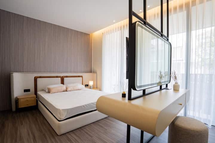 Dijual Rumah Full Furnished Posisi Hook di Kota Baru Parahyangan