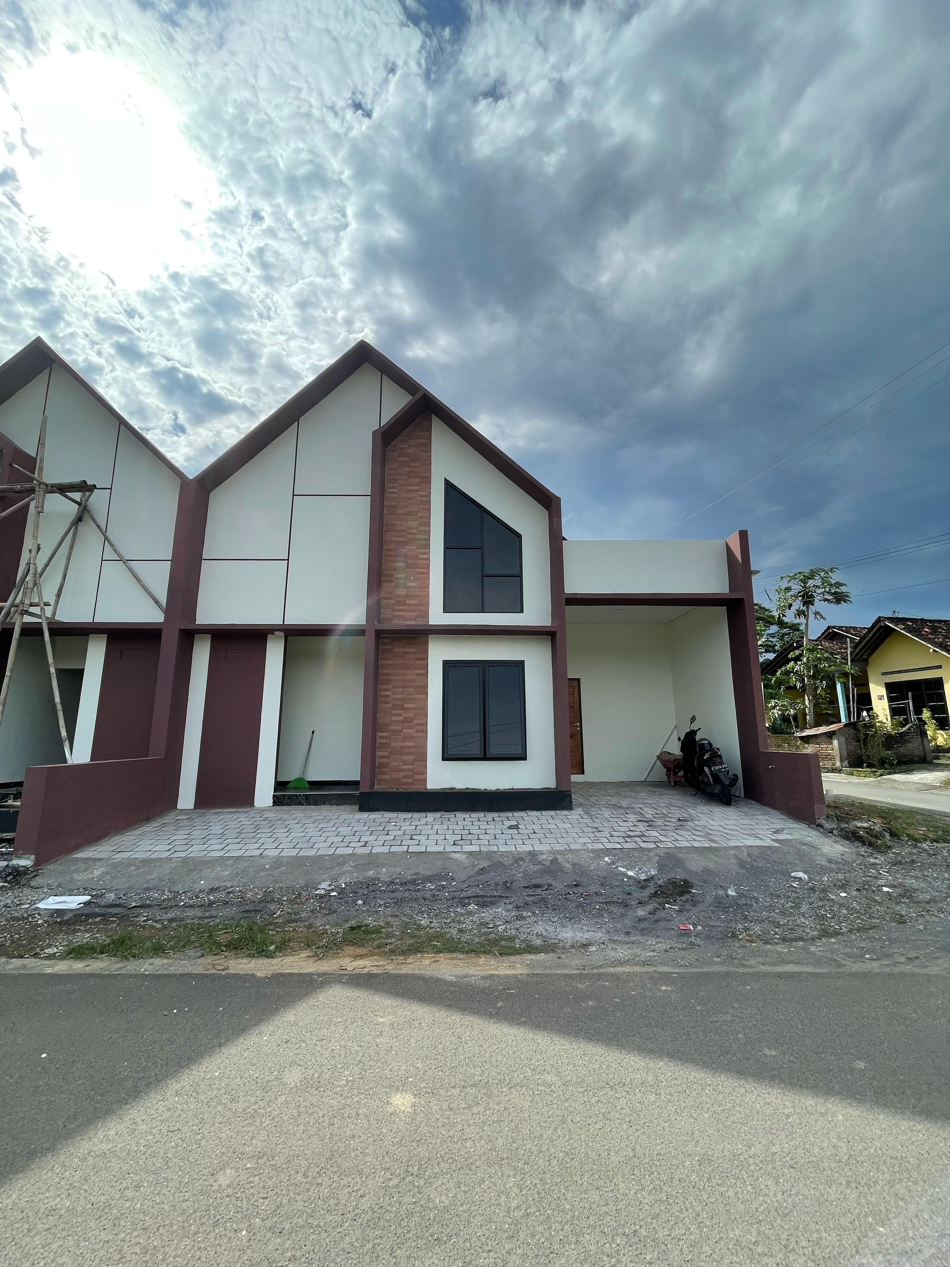 TYPE BESAR DI DEKAT PASAR GODEAN