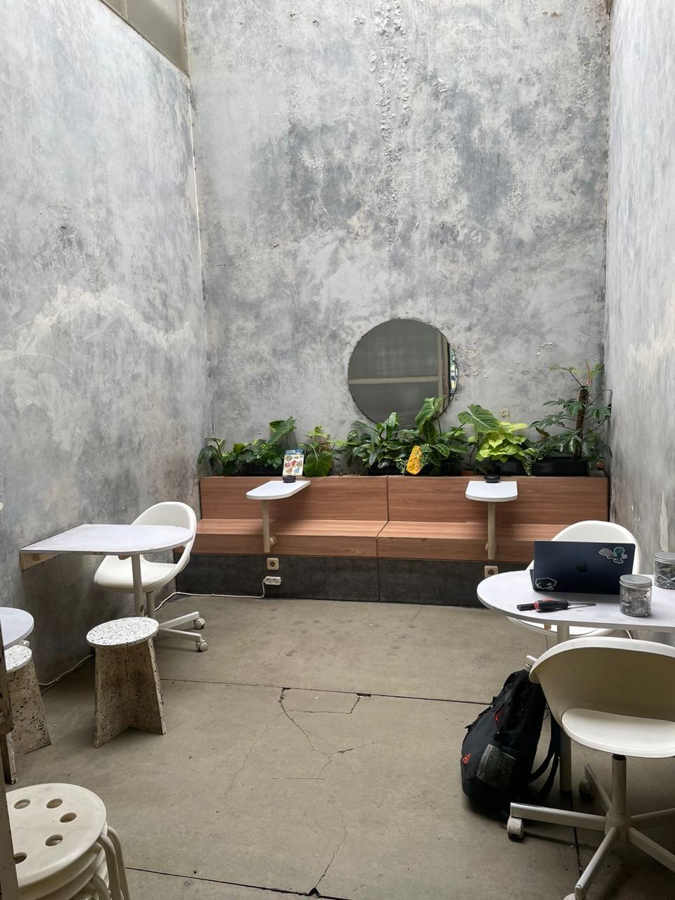 Dijual ruko Taman Cemara Harapan Indah cocok untuk investasi