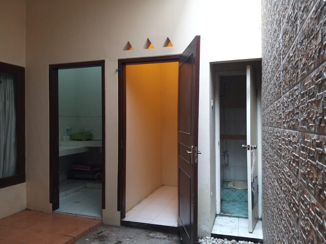 DIJUAL/DIKONTRAKKAN SURABAYA PUSAT