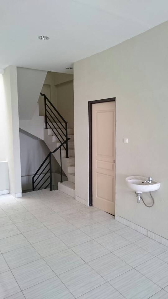 Dijual ruko dibawah pasaran Di Ciledug, Kebayoran Lama, Jakarta