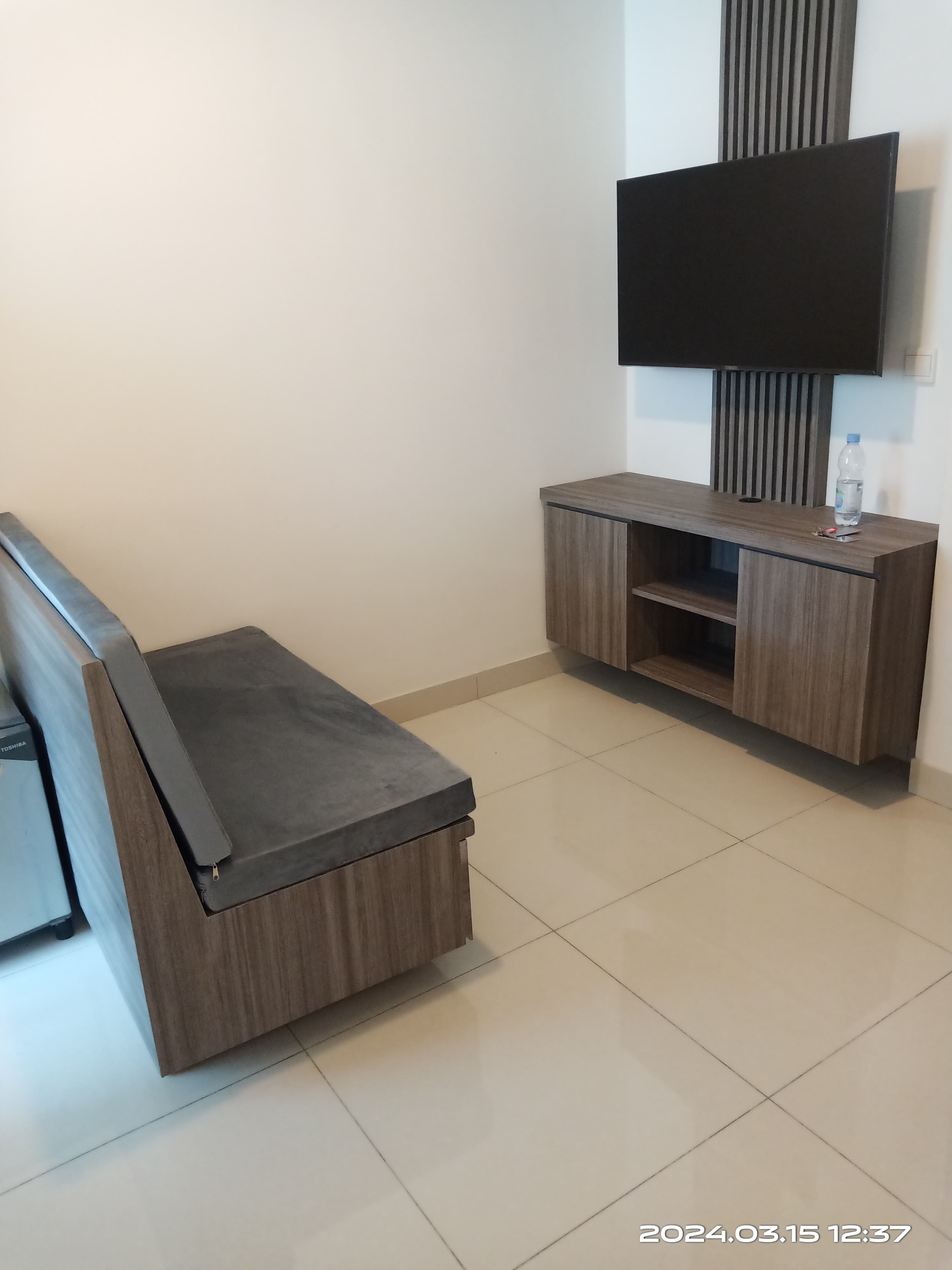 Disewa apartemen The Kensington Tower Clifford 1BR furnished