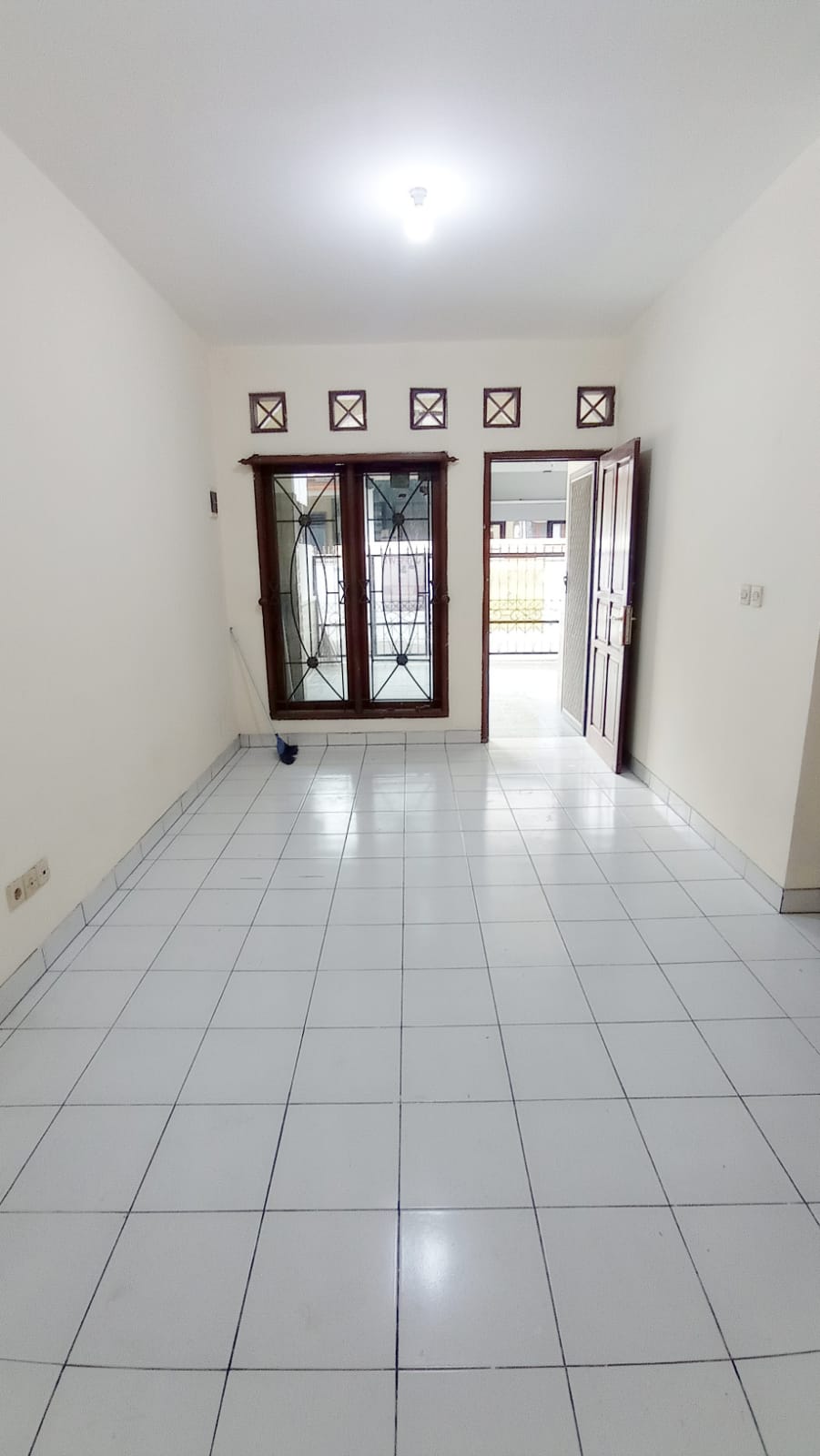 Disewa rumah rapih aman nyaman di Duren Sawit dalam Komplek