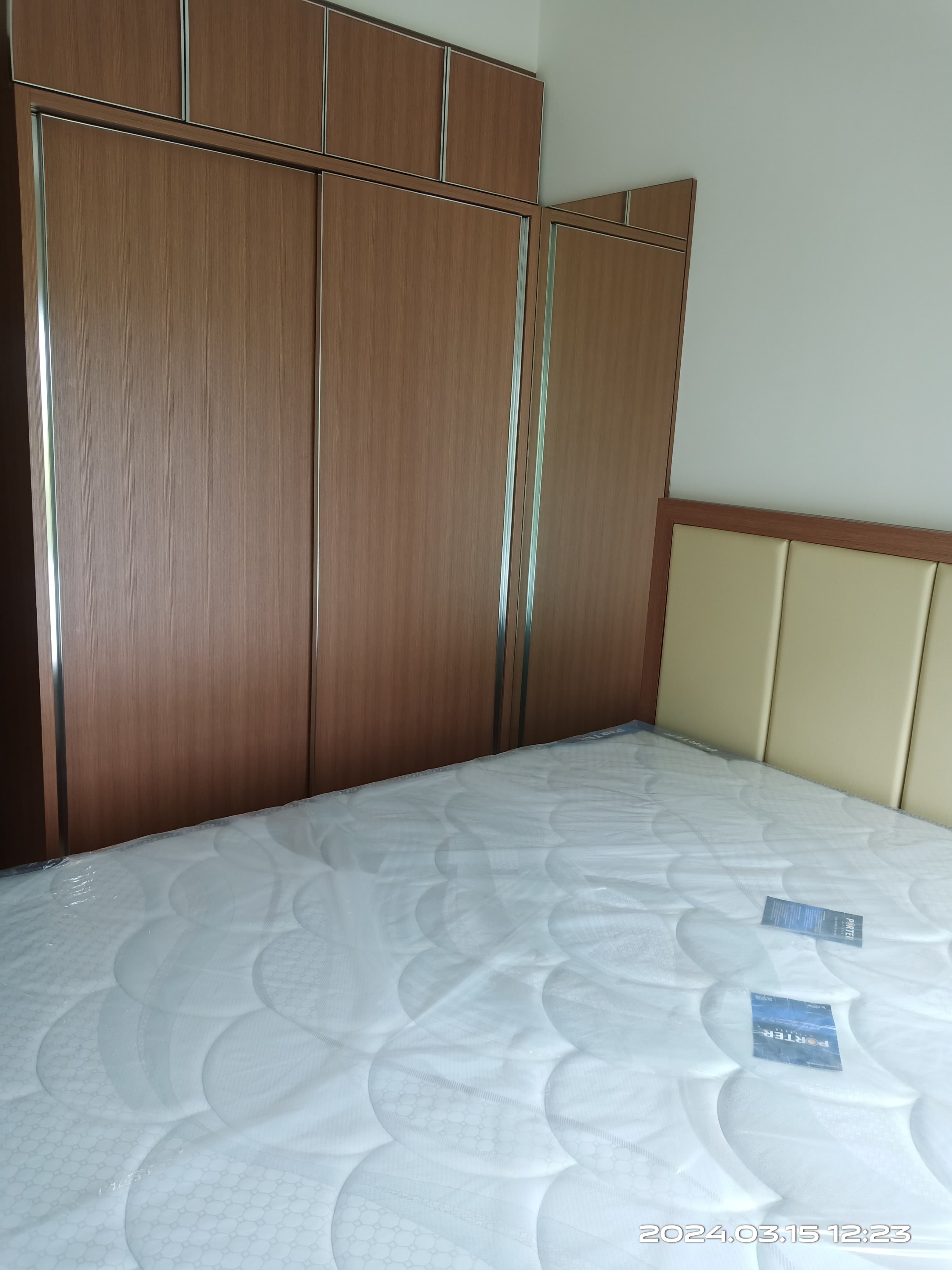 Disewa apartemen The Kensington Tower Dallington 1BR siaphuni