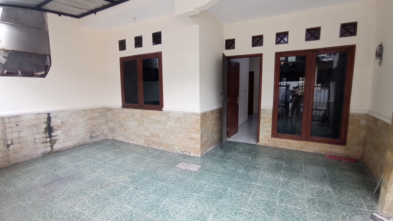 Disewa rumah rapih aman nyaman di Duren Sawit dalam Komplek