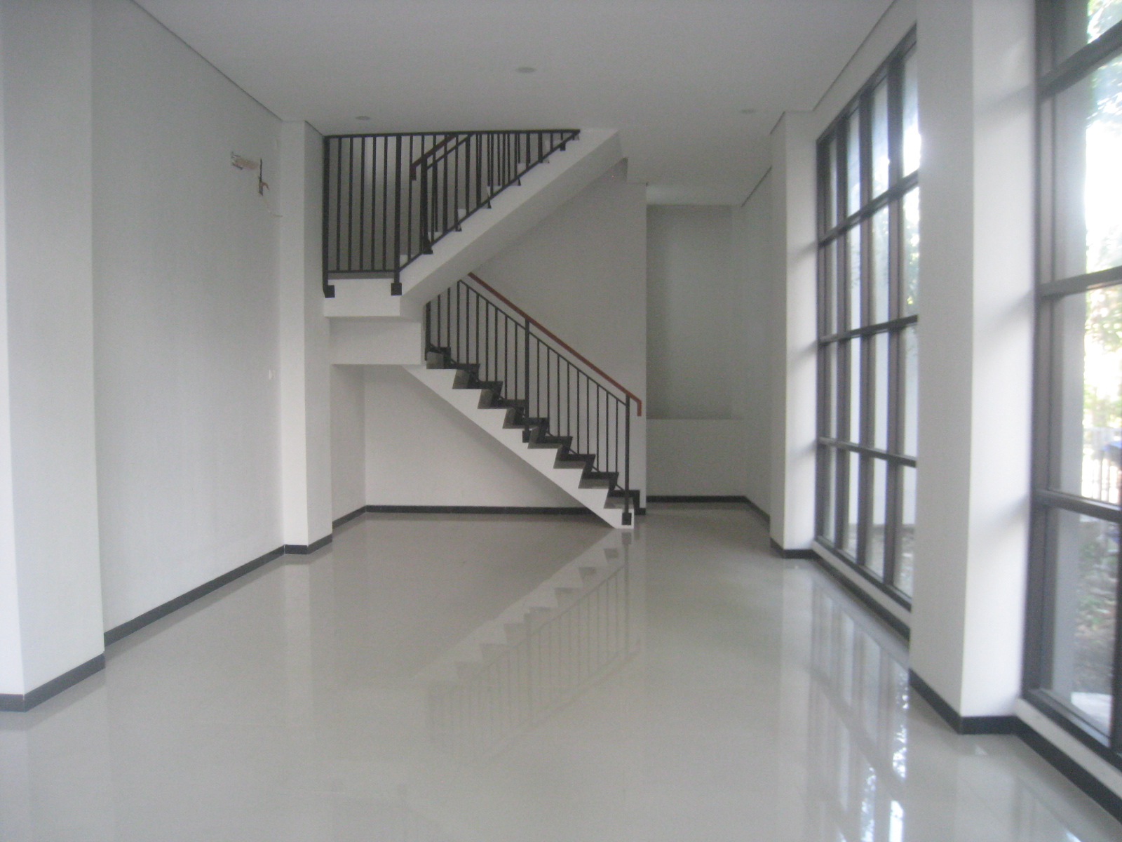 Jual Ruko Baru Gress Super Strategis di Margorejo Indah Surabaya