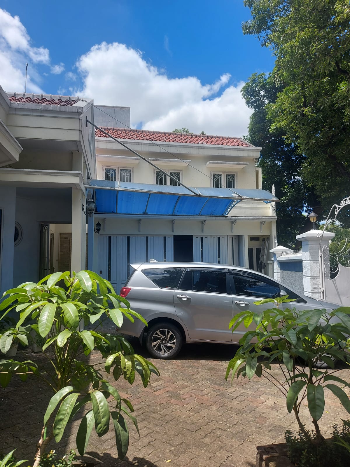 Dijual/Disewa rumah mewah dan ada kantor di jalan Hang Lekir