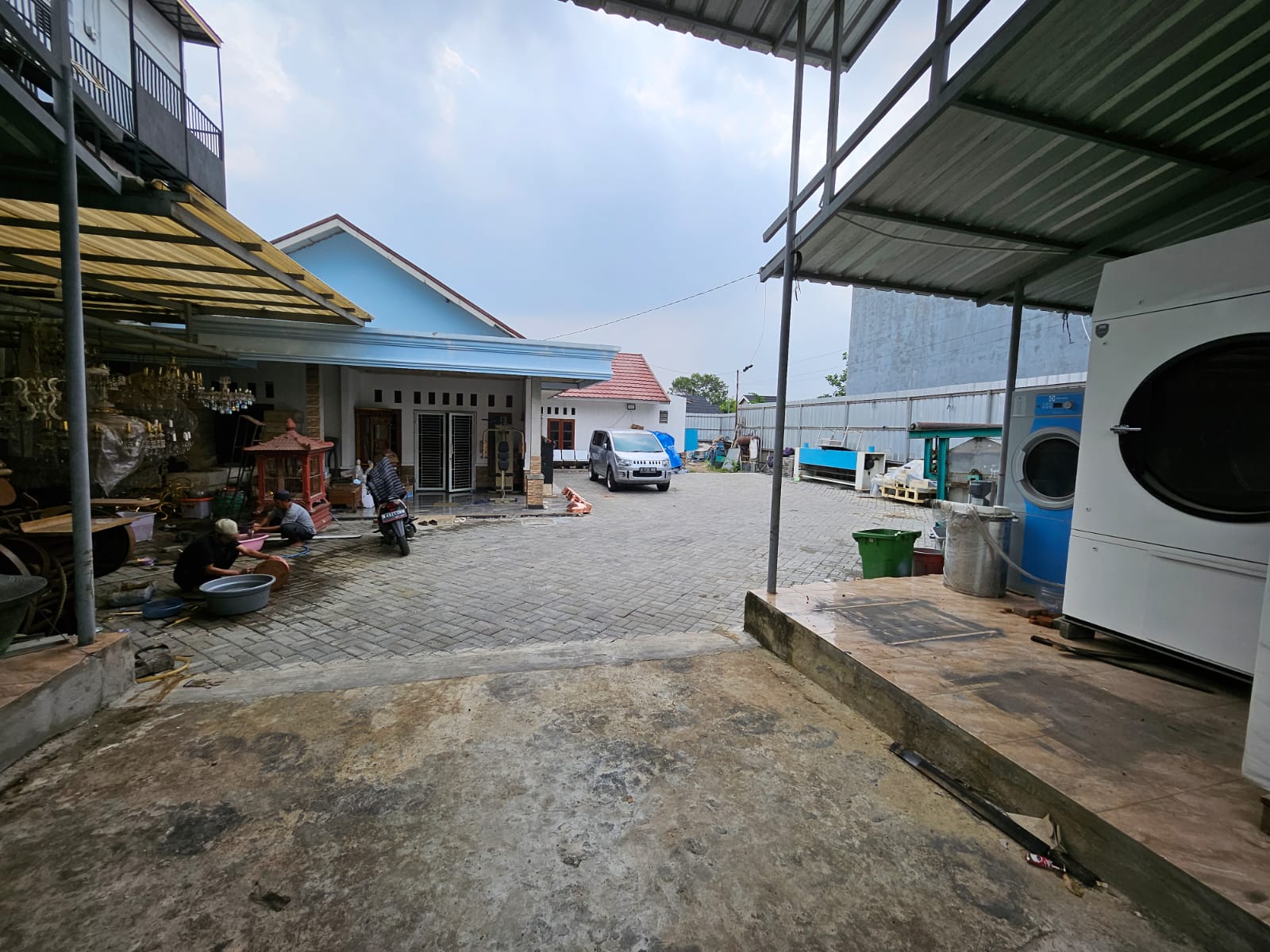 DIJUAL CEPAT  SIAP HUNI RUMAH TEMPAT USAHA SHM JAKARTA TIMUR