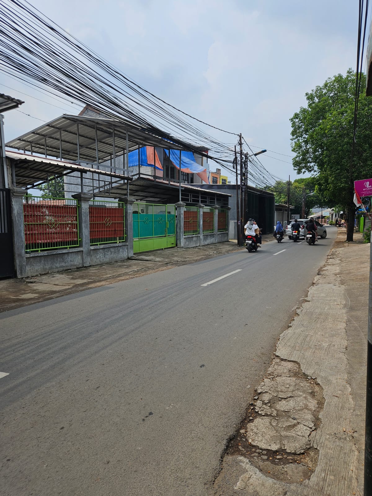 DIJUAL CEPAT  SIAP HUNI RUMAH TEMPAT USAHA SHM JAKARTA TIMUR