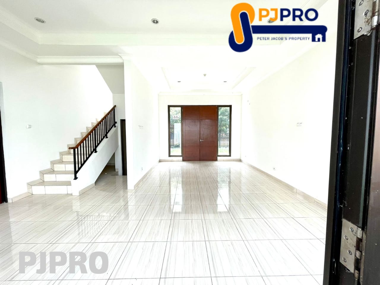 Disewa Rumah Besar Siaphuni di Harapan Indah 2 Heliconia Extenti