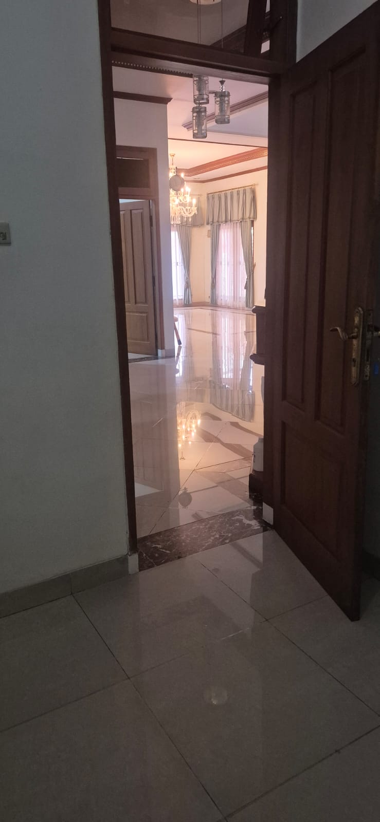 Sewa rumah bisa untuk kantor di area Kayu Putih