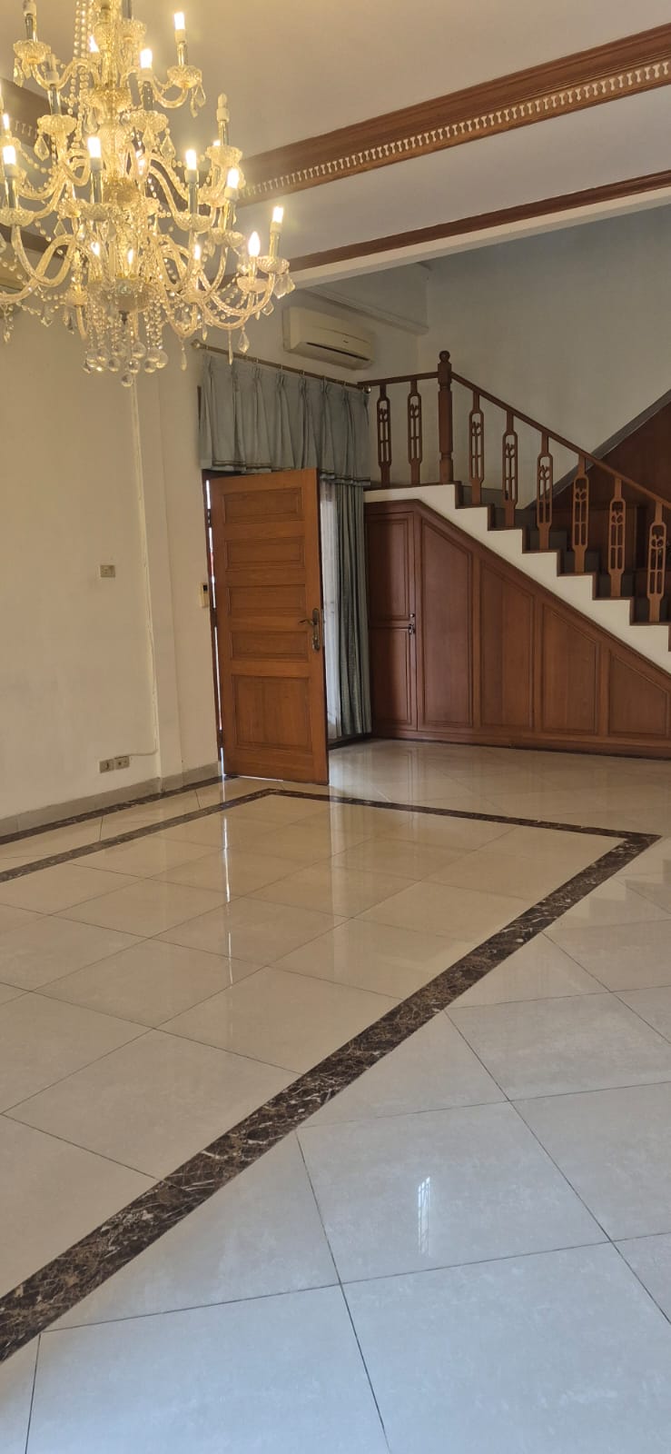 Sewa rumah bisa untuk kantor di area Kayu Putih