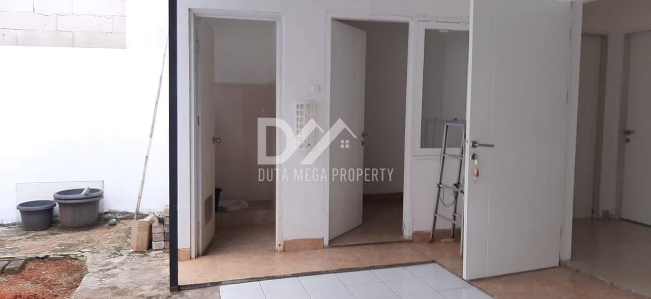 Dijual Rumah Modern Terawat di Serpong Utara, Jelupang