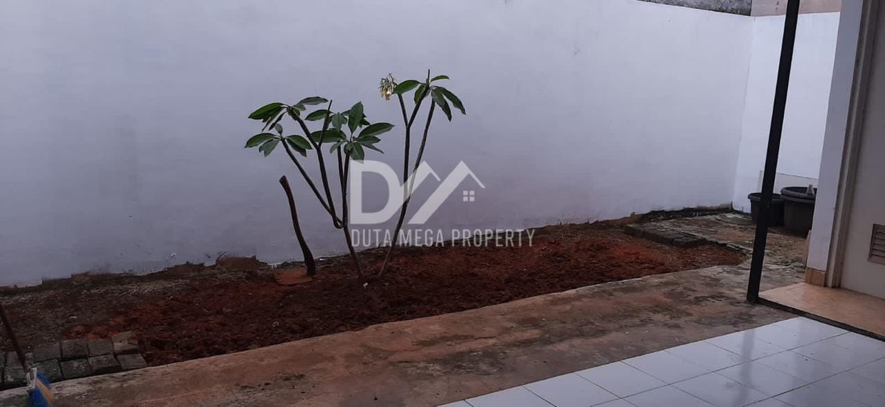 Dijual Rumah Modern Terawat di Serpong Utara, Jelupang