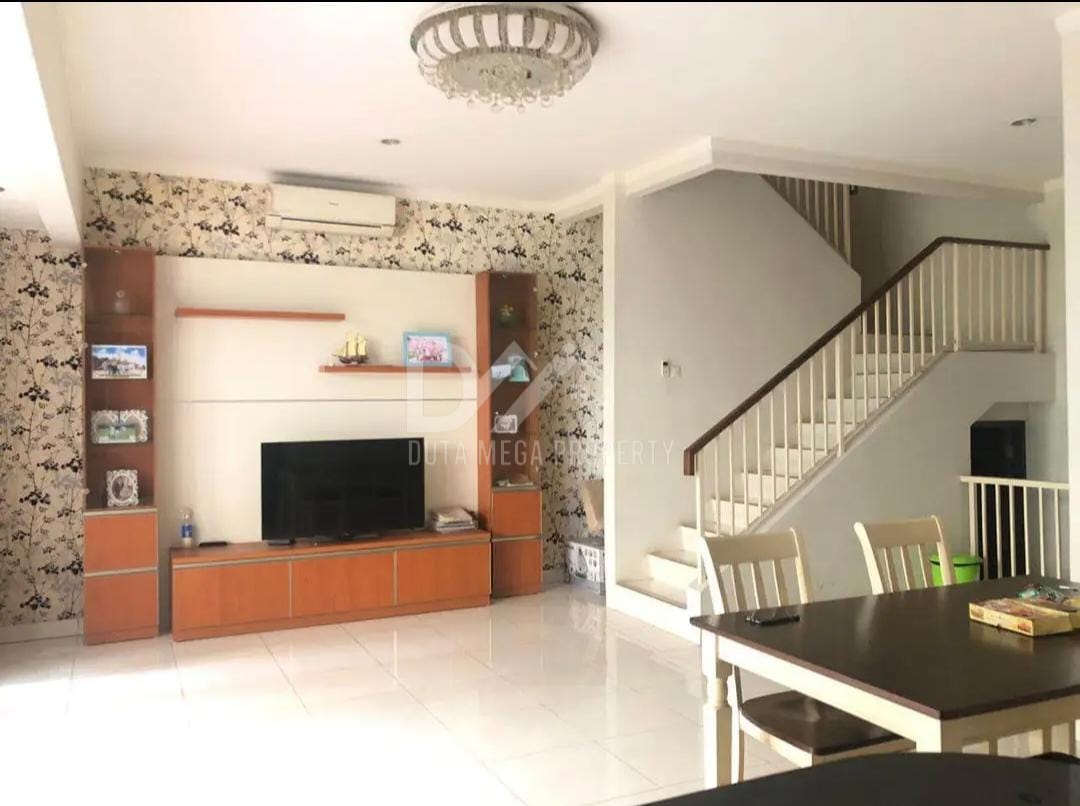 Dijual Cepat! Rumah Cantik dan Luas di Bintaro Sektor 7