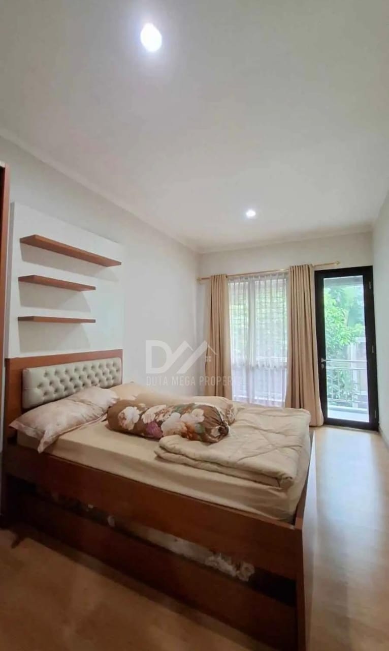 Dijual Cepat! Rumah Cantik dan Luas di Bintaro Sektor 7