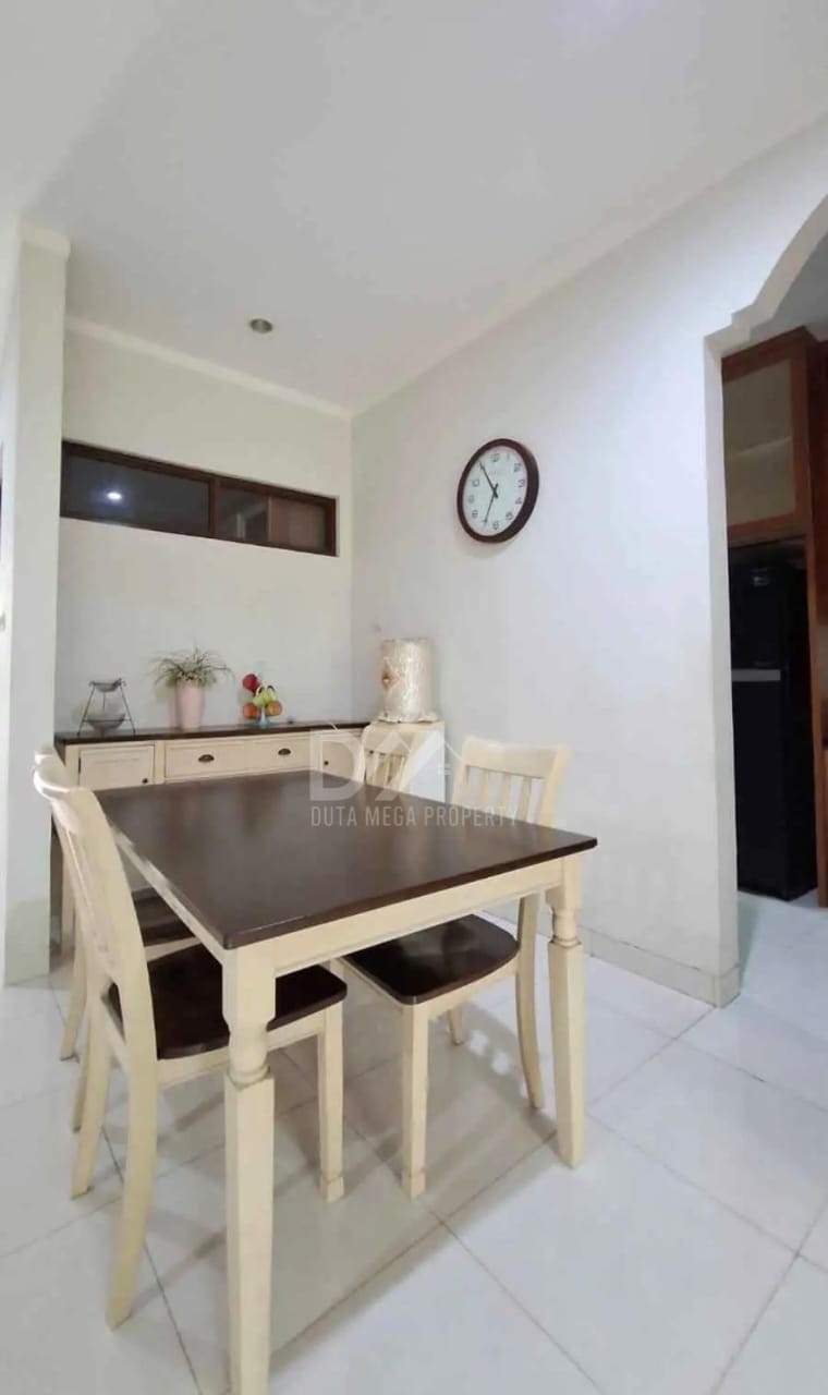Dijual Cepat! Rumah Cantik dan Luas di Bintaro Sektor 7