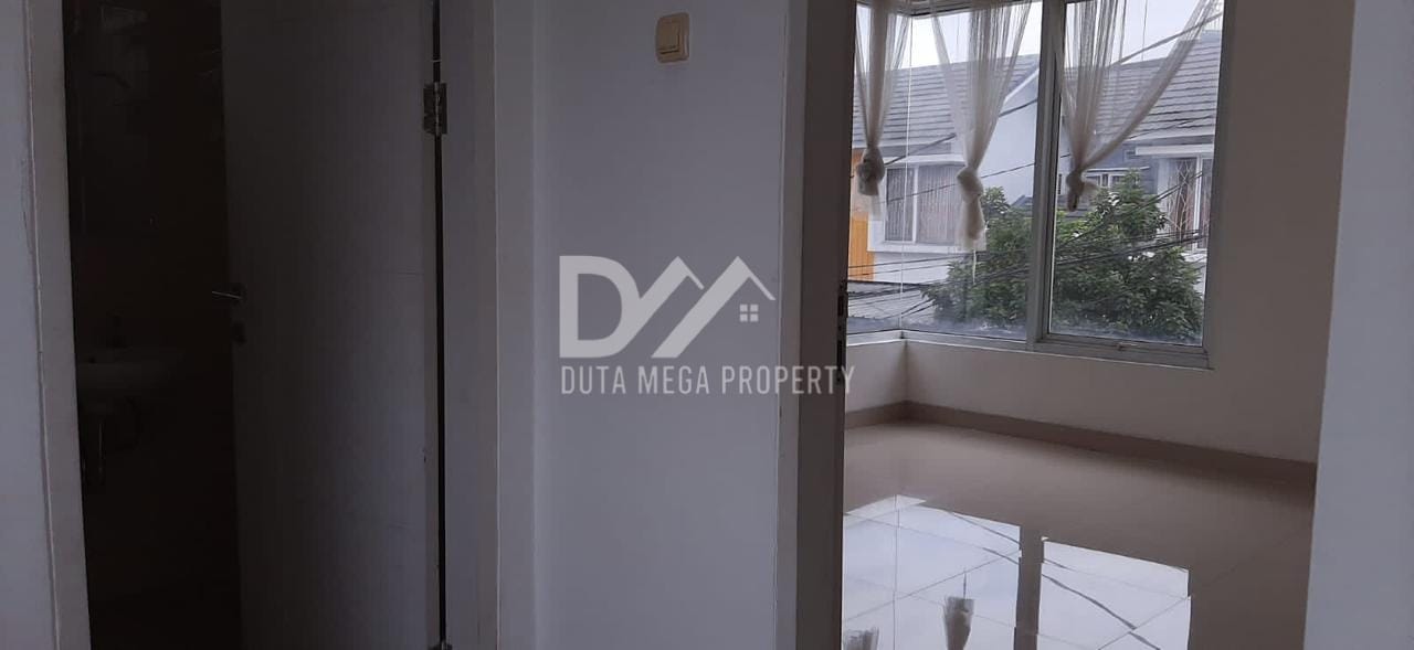 Dijual Rumah Modern Terawat di Serpong Utara, Jelupang