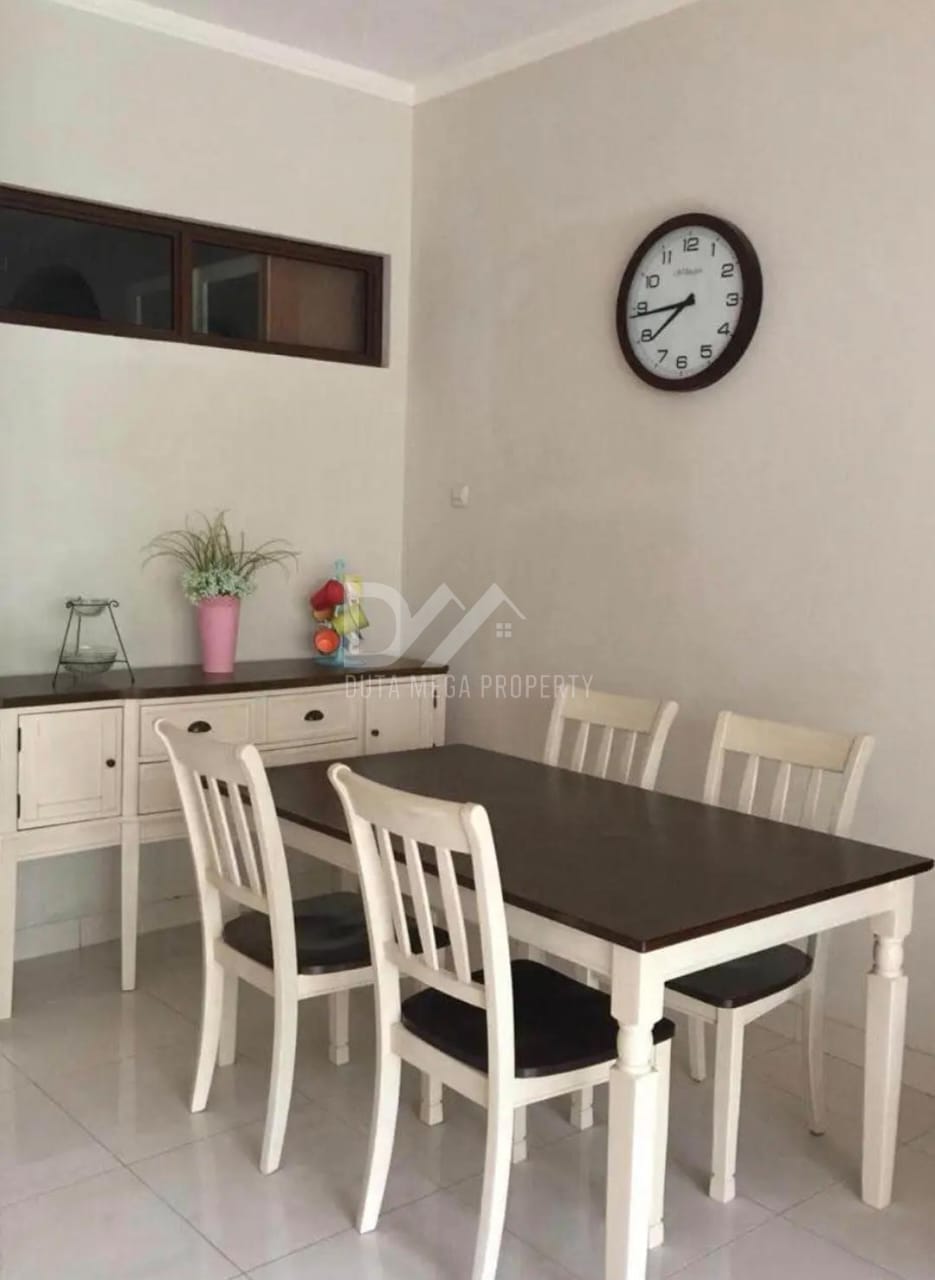 Dijual Cepat! Rumah Cantik dan Luas di Bintaro Sektor 7