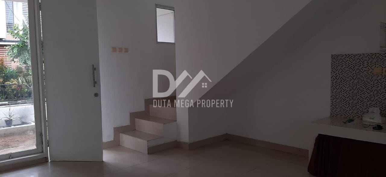 Dijual Rumah Modern Terawat di Serpong Utara, Jelupang