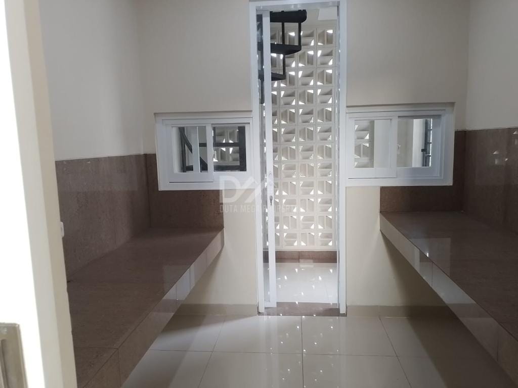 Dijual Rumah Mewah 2,5 Lantai di Cluster Pasar Minggu