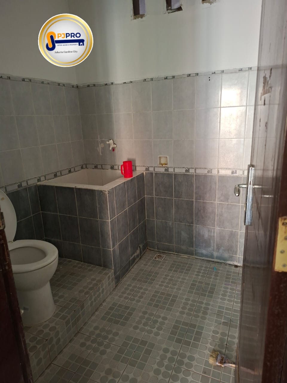 Dijual Rumah Rapih Bersih Area Bebas Banjir di Boulevard Hijau