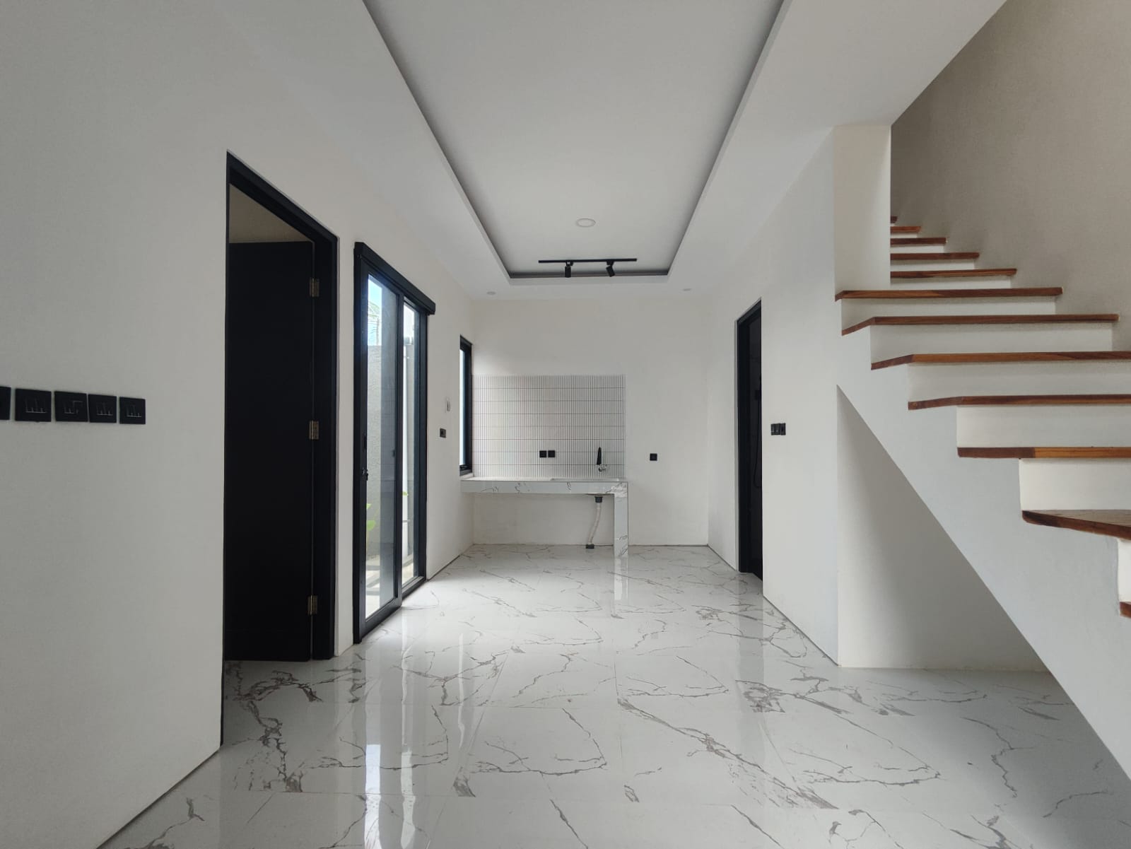 RUMAH SIAP HUNI 2 LANTAI DI JOGJA