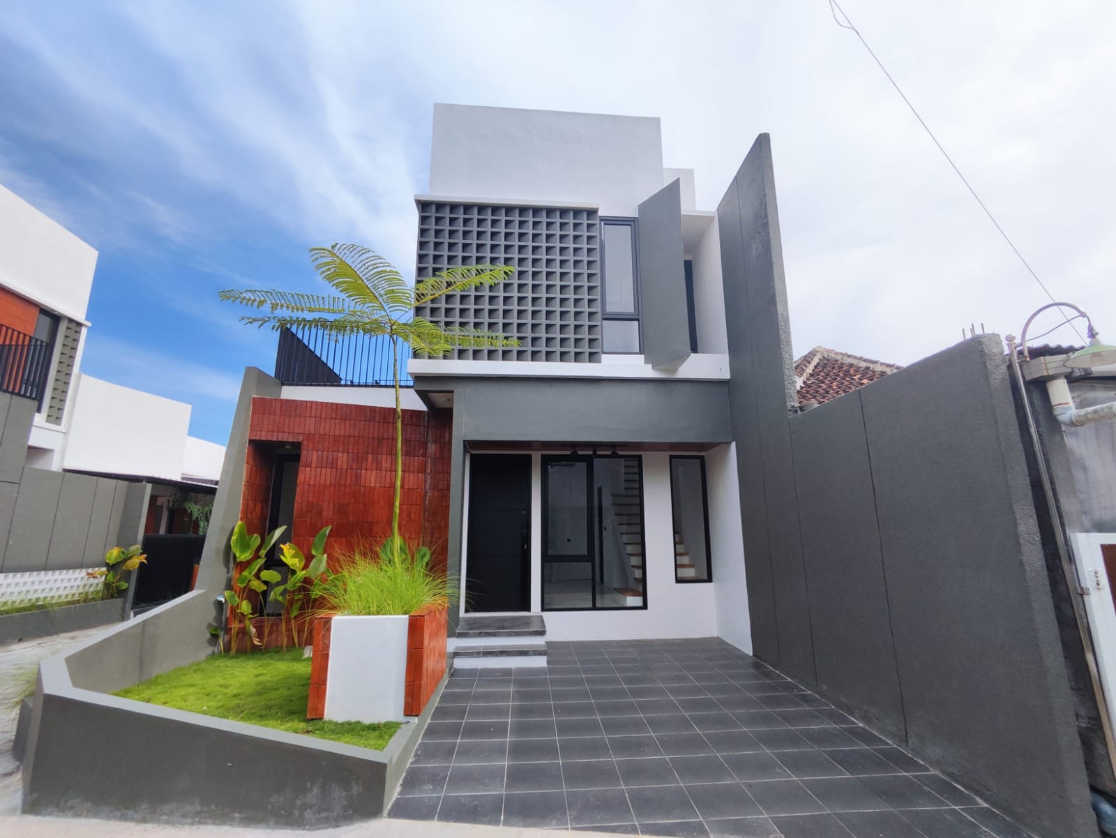 RUMAH SIAP HUNI 2 LANTAI DI JOGJA